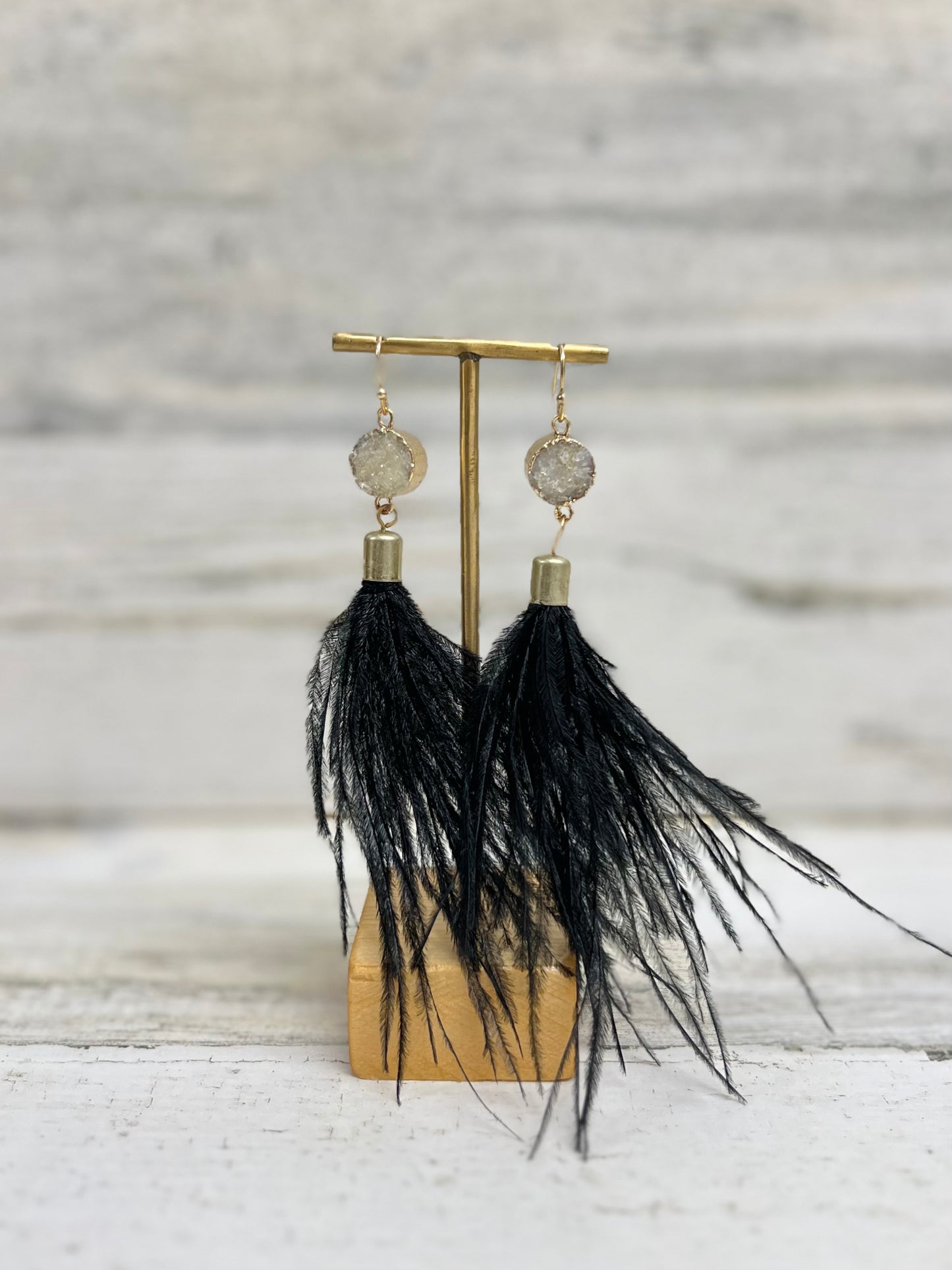 DOWNTOWN FEATHER DRUZY EARRINGS