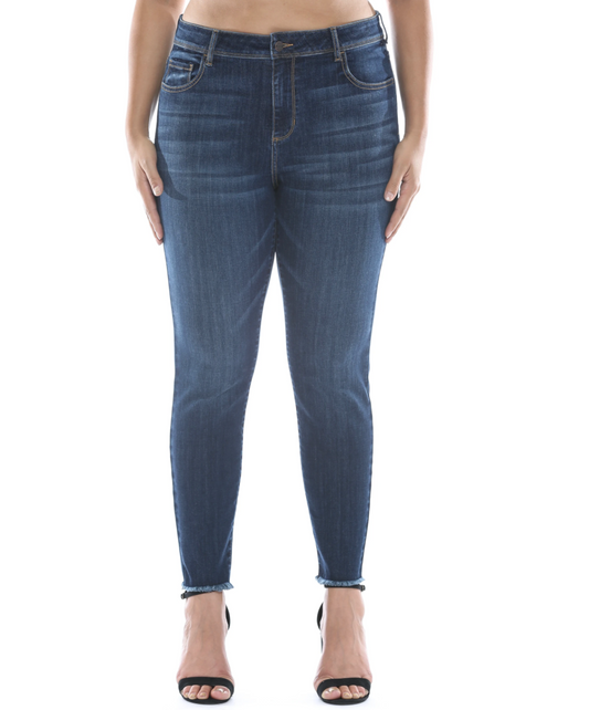 MS. CELLO PLUS SIZE MID-RISE FRAYED HEM CROP SKINNY DENIM