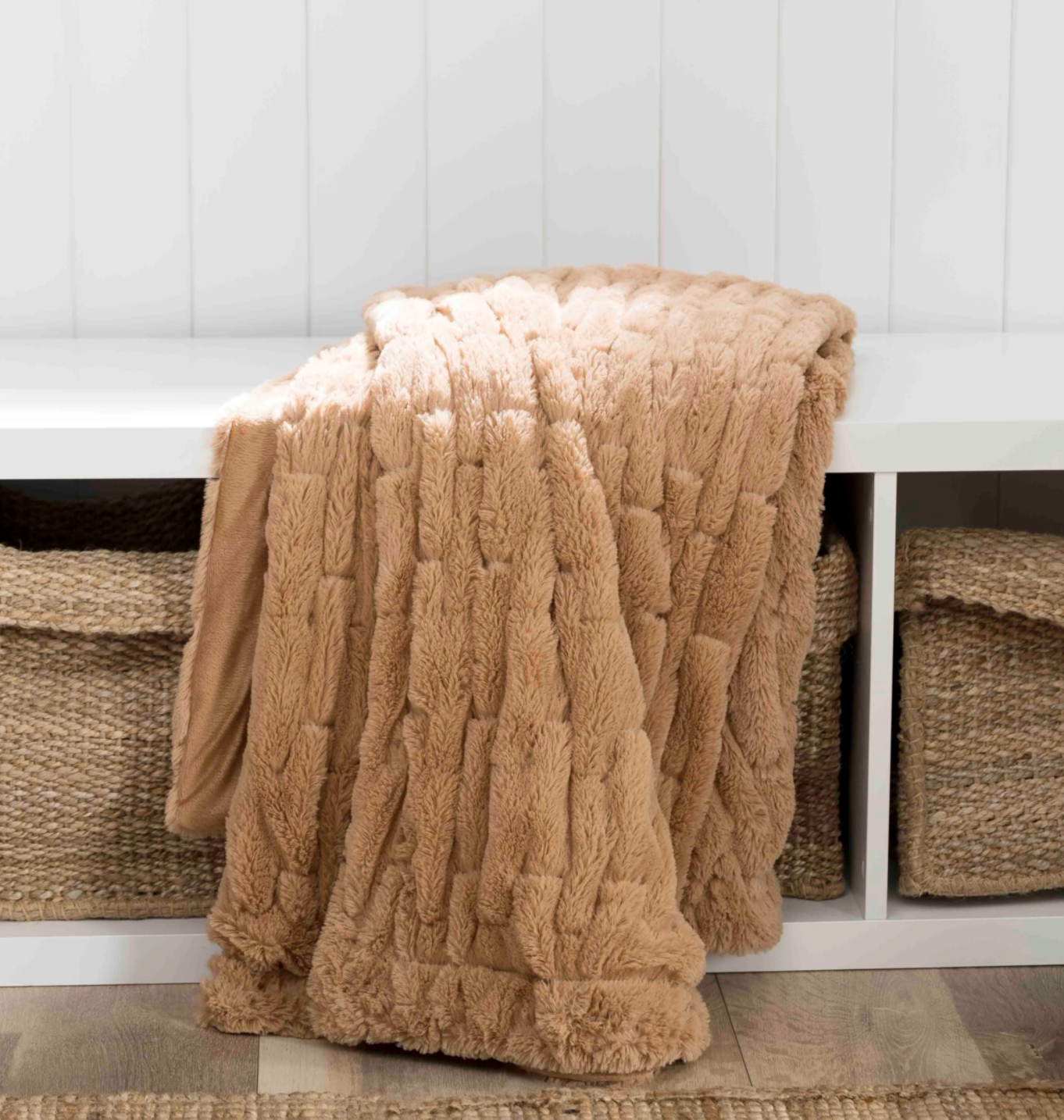 PEKING HANDICRAFT  FAUX FUR THROW